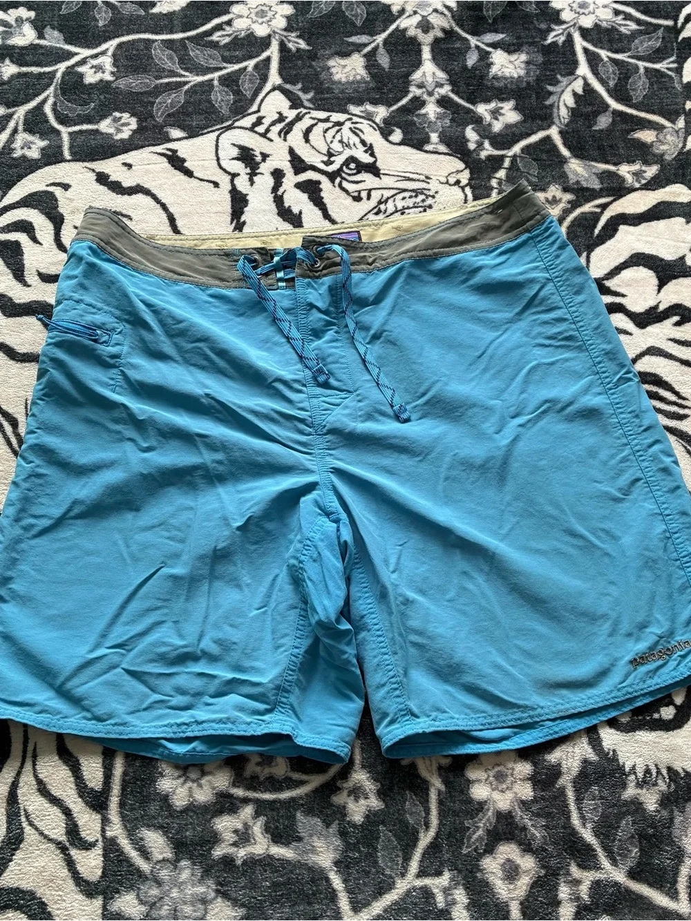 002 - MENS PATAGONIA OUTDOORS SWIM TRUNKS BOARD SHORTS